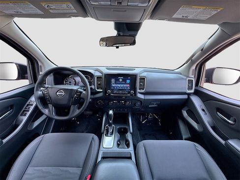 Used 2022 Nissan Frontier SV image 16