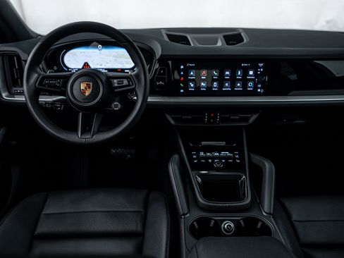 Certified 2025 Porsche Cayenne image 17