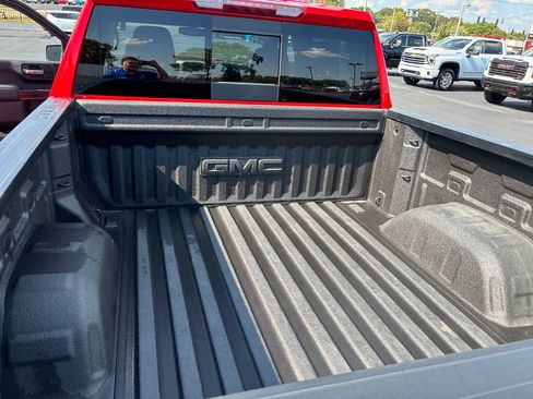 Used 2022 GMC Sierra 1500 SLT w/ SLT Premium Package AWD/4WD image 17