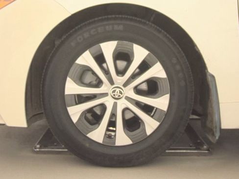 Used 2022 Toyota Corolla LE image 11