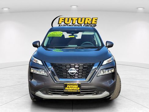 Used 2023 Nissan Rogue SV image 9