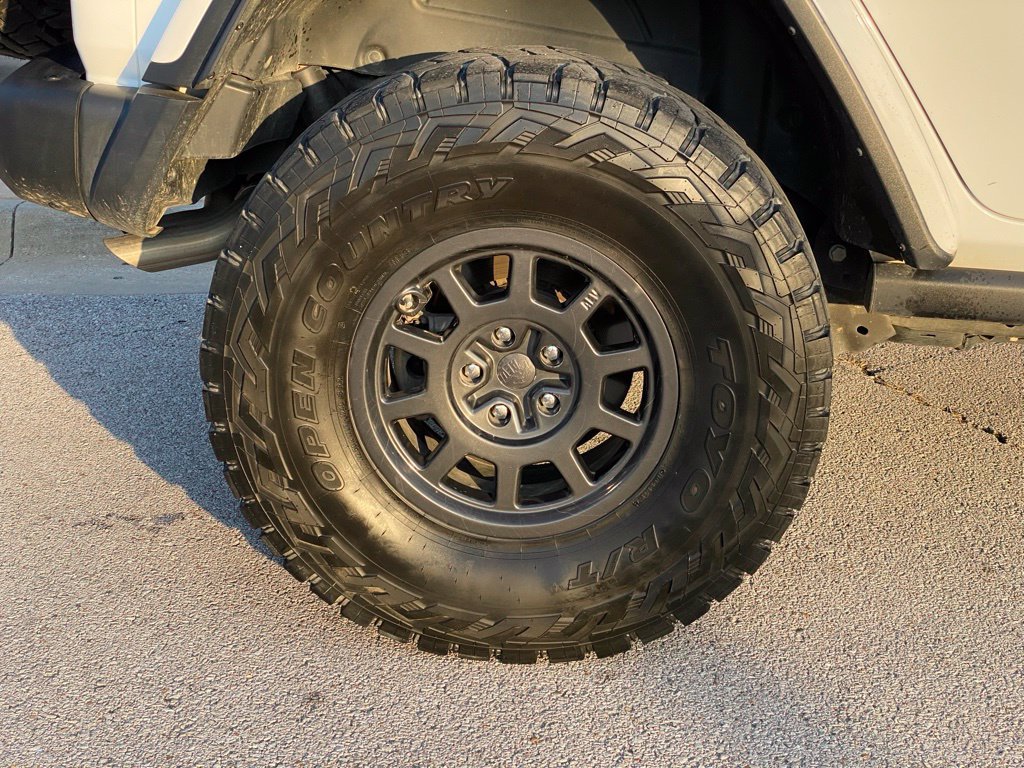 Used 2023 Jeep Wrangler Unlimited Rubicon 392 w/ Xtreme Recon 35" Tire Package AWD/4WD image 9