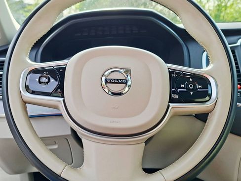 Used 2021 Volvo XC90 T5 Momentum w/ Climate Package AWD/4WD image 26