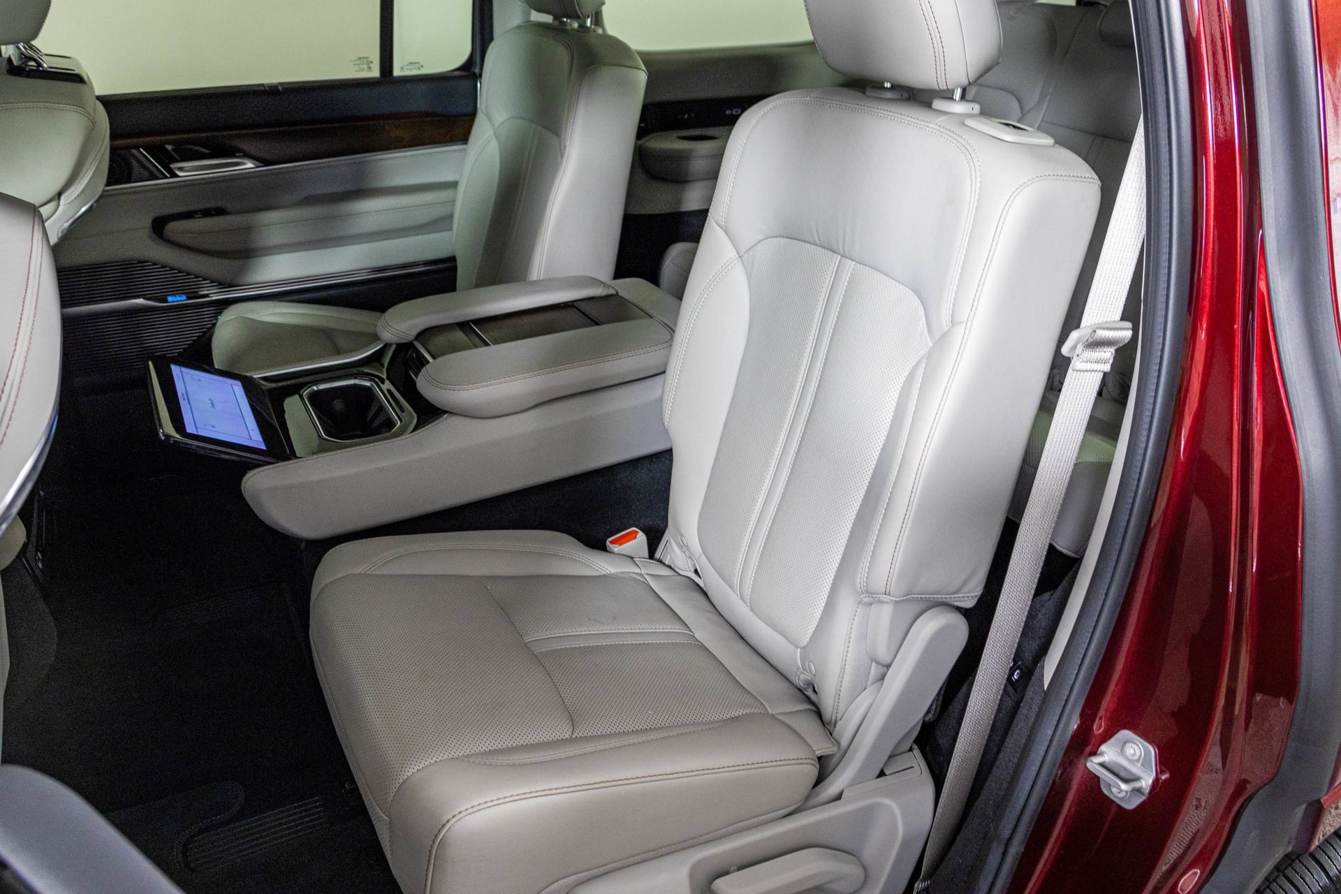 Used 2022 Jeep Grand Wagoneer Series I AWD/4WD image 42