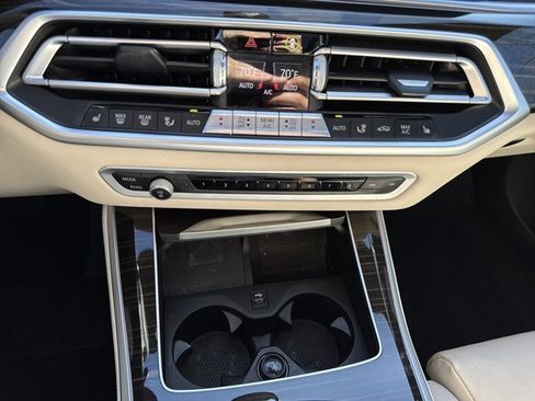 Used 2021 BMW X5 xDrive40i w/ Premium Package image 16