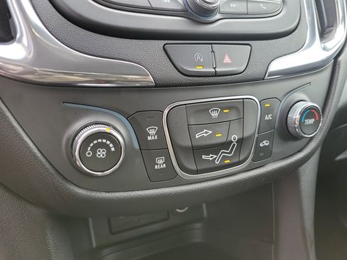 Used 2023 Chevrolet Equinox LT image 28