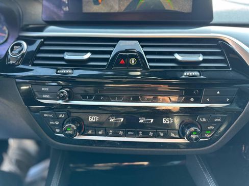 Used 2018 BMW M550i xDrive w/ Dynamic Handling Package AWD/4WD image 28