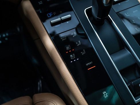 New 2026 Porsche Macan image 20