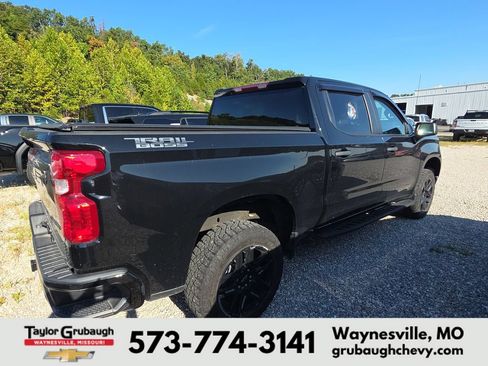 Used 2024 Chevrolet Silverado 1500 Custom Trail Boss w/ Midnight Edition AWD/4WD image 8