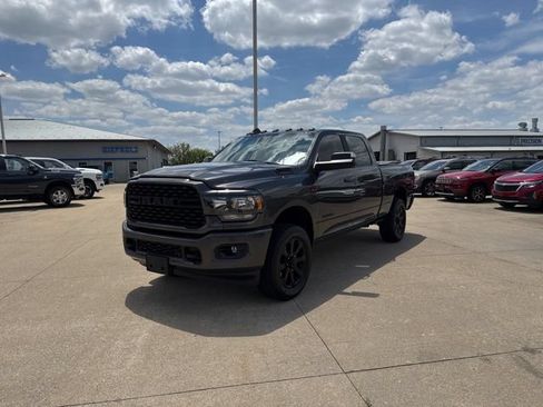 Used 2022 RAM 2500 Big Horn w/ Night Edition AWD/4WD image 3