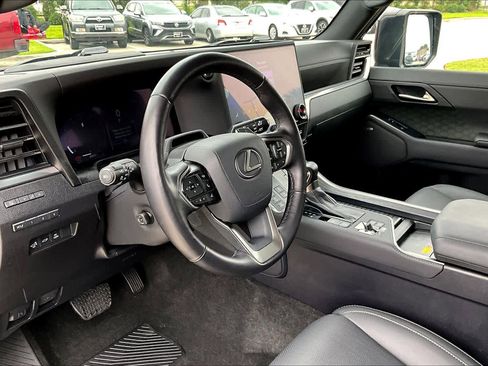 Used 2024 Lexus GX 550 AWD/4WD image 18