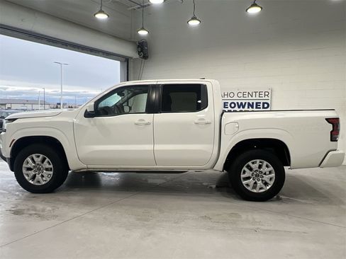 Used 2023 Nissan Frontier SV image 5