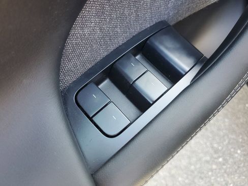 Used 2021 Tesla Model S Plaid image 19