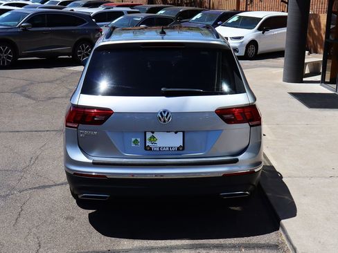 Used 2021 Volkswagen Tiguan SE FWD image 10