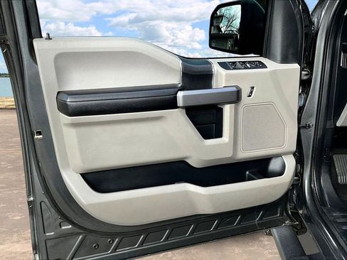 Used 2019 Ford F150 XLT image 23