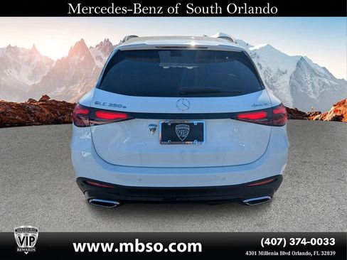 Used 2025 Mercedes-Benz GLC 350e 4MATIC image 16