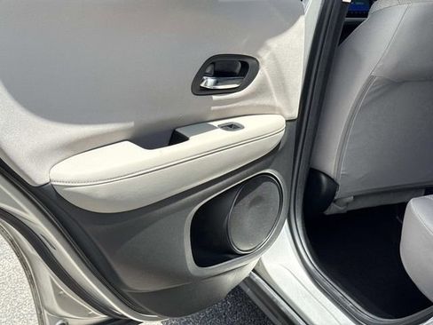 Used 2016 Honda HR-V LX image 13