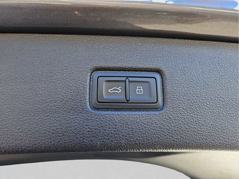 Certified 2025 Audi Q7 Premium w/ Convenience Plus Package image 37