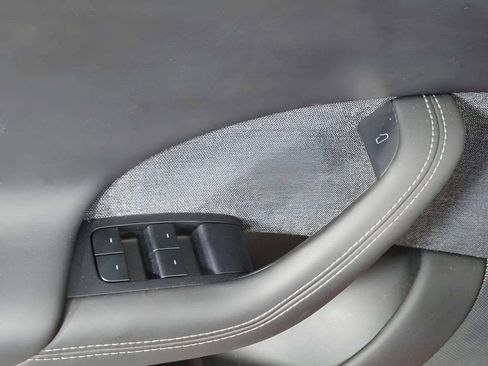 Used 2022 Tesla Model S Base image 30