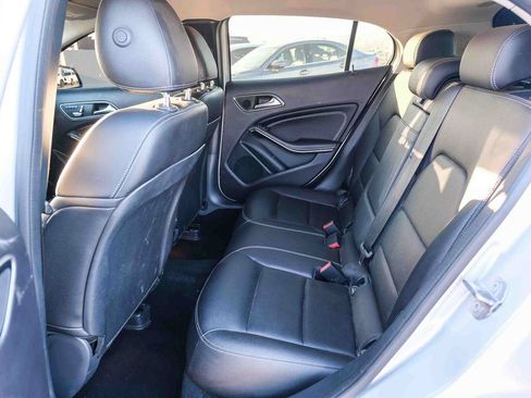 Used 2019 Mercedes-Benz GLA 250 4MATIC image 19