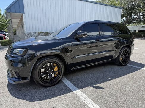 Used 2018 Jeep Grand Cherokee Trackhawk AWD/4WD image 3