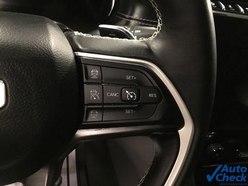 Used 2022 Jeep Grand Cherokee L Limited w/ Black Appearance Package AWD/4WD image 47