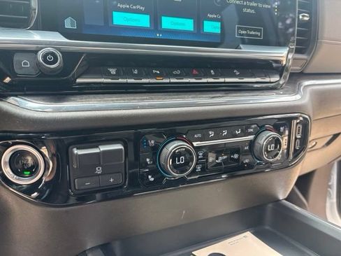 Used 2024 Chevrolet Silverado 2500 LTZ w/ LTZ Convenience Package AWD/4WD image 24