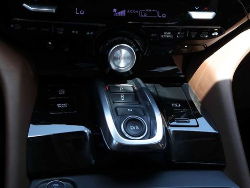 Certified 2025 Acura MDX FWD w/ Technology Package image 17