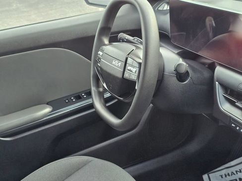 Used 2025 Kia K4 FWD image 16