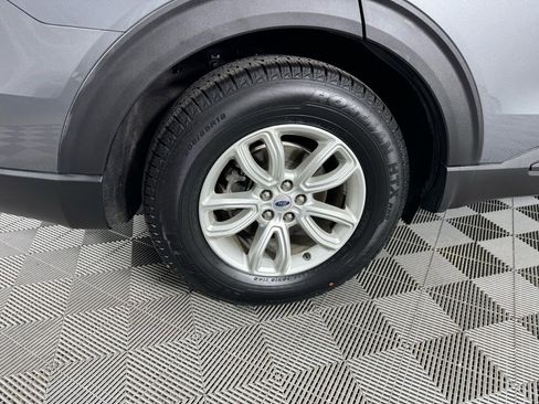 Used 2021 Ford Explorer 2WD image 32