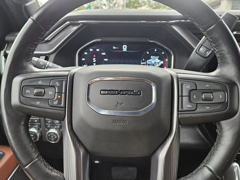 Used 2025 GMC Sierra 2500 Denali Ultimate w/ Max Trailering Package image 12