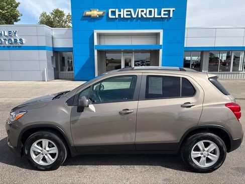 Used 2021 Chevrolet Trax LT w/ Driver Confidence Package AWD/4WD image 1