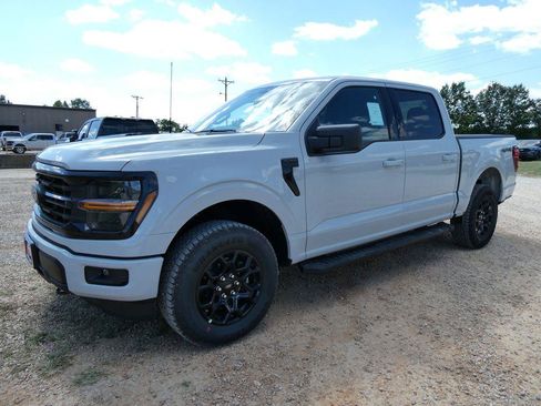 New 2026 Ford F150 XLT w/ XLT Black Appearance Package AWD/4WD image 8