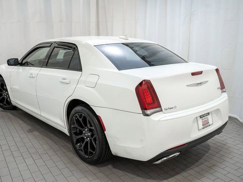 Used 2019 Chrysler 300 S image 3