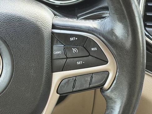 Used 2019 Jeep Grand Cherokee Limited RWD image 15