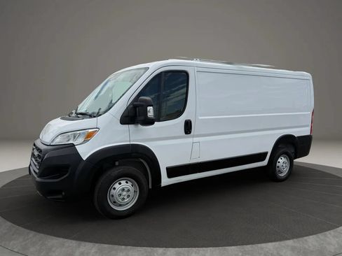 Used 2023 RAM ProMaster 2500 FWD image 2