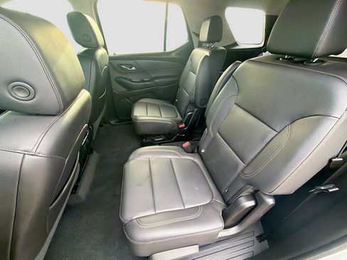 Used 2021 Chevrolet Traverse RS image 22