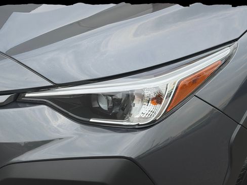 Used 2025 Subaru Crosstrek 2.5i Limited AWD/4WD image 9