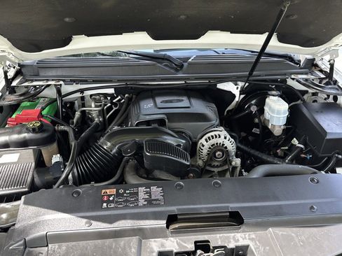 Used 2013 Chevrolet Tahoe LTZ image 33