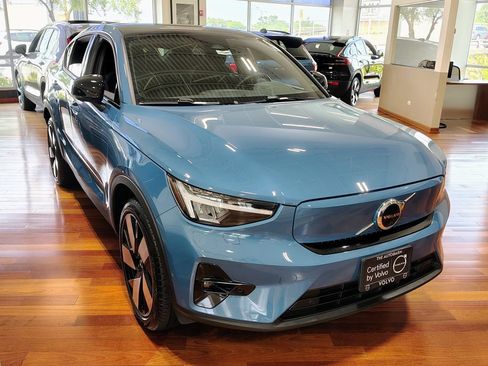 Used 2023 Volvo C40 P8 Recharge Plus w/ Climate Package AWD/4WD image 6
