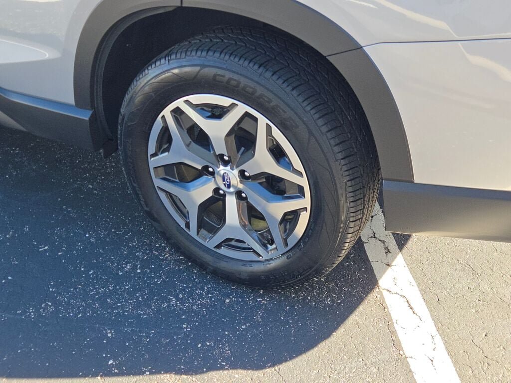 Used 2023 Subaru Forester Premium AWD/4WD image 15