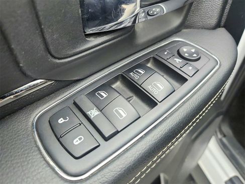 Used 2018 RAM 1500 Sport image 17