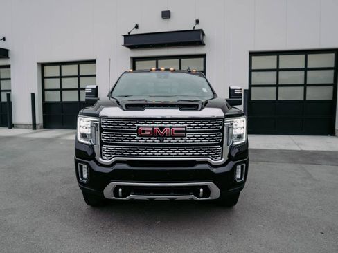 Used 2023 GMC Sierra 2500 Denali w/ Denali Black Diamond Edition image 2