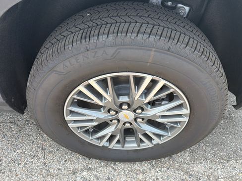 Used 2026 Chevrolet Traverse LT w/ Driver Confidence Package FWD image 7