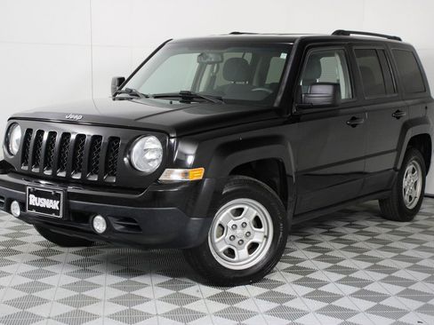 Used 2016 Jeep Patriot Sport w/ Power Value Group FWD image 3