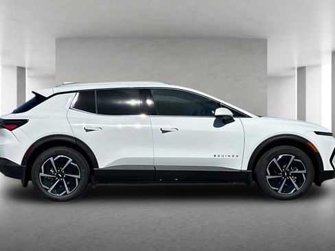 New 2026 Chevrolet Equinox EV LT w/ LPO, Active Package FWD image 3