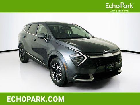 Used 2025 Kia Sportage LX image 1