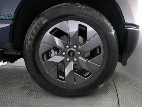 Used 2024 Ford F150 Lightning Lariat image 11