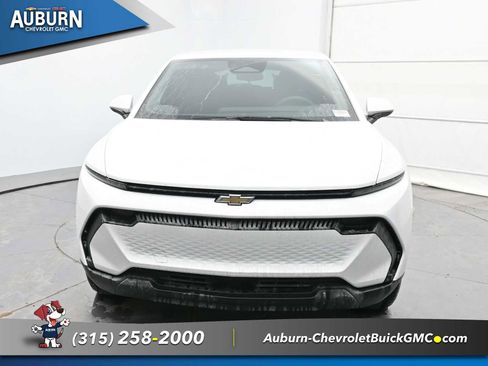 New 2026 Chevrolet Equinox EV LT image 3