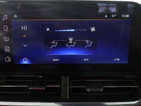 Used 2025 Chevrolet Trax ACTIV w/ Sunroof Package FWD image 38